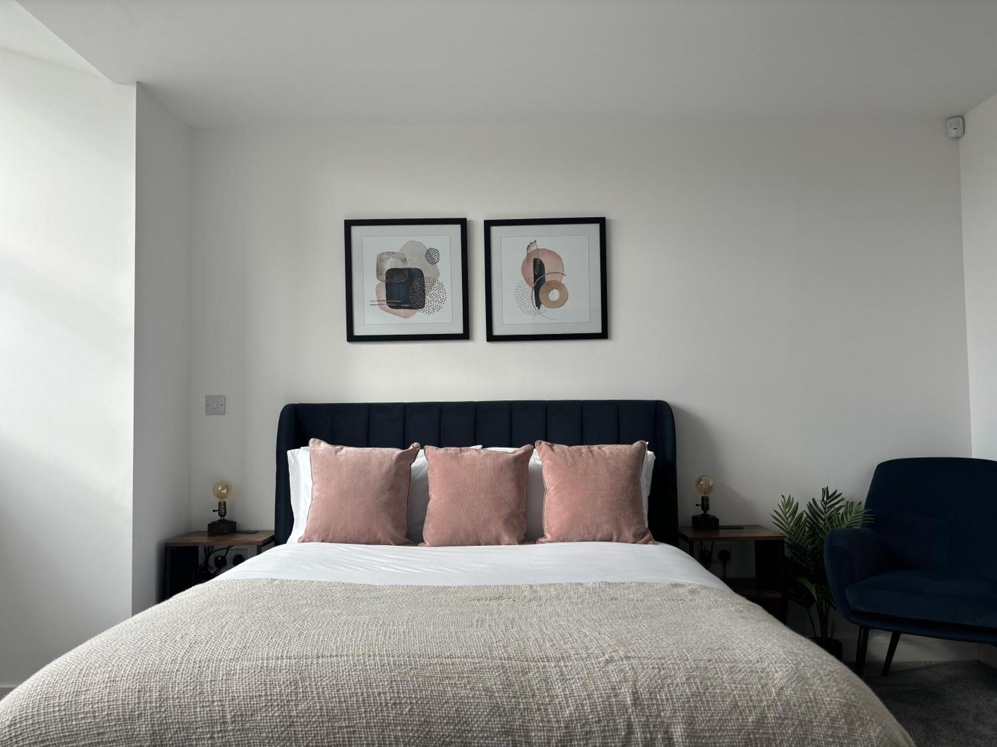 Manchester Apt, Free Parking, Business, Couples & Families Екстер'єр фото