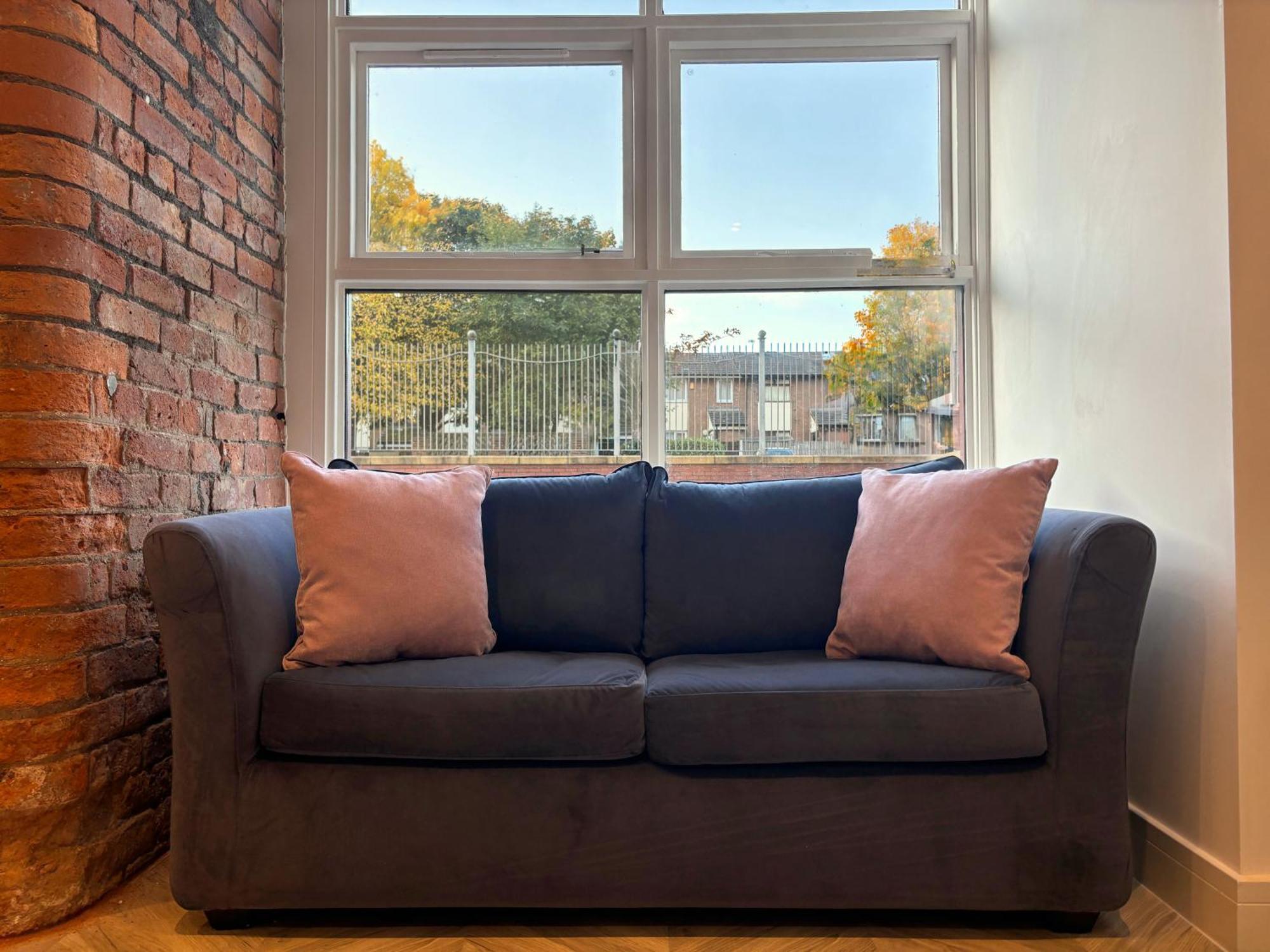 Manchester Apt, Free Parking, Business, Couples & Families Екстер'єр фото